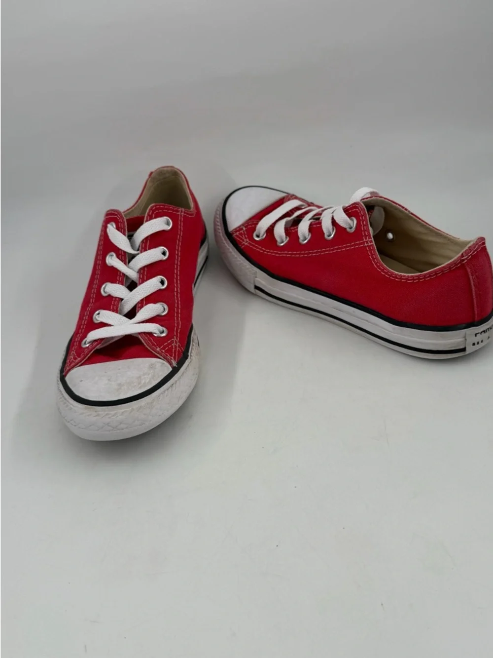 Converse Boy’s CTAS Red - SZ 1- Canvas Low Top Shoes Sneakers